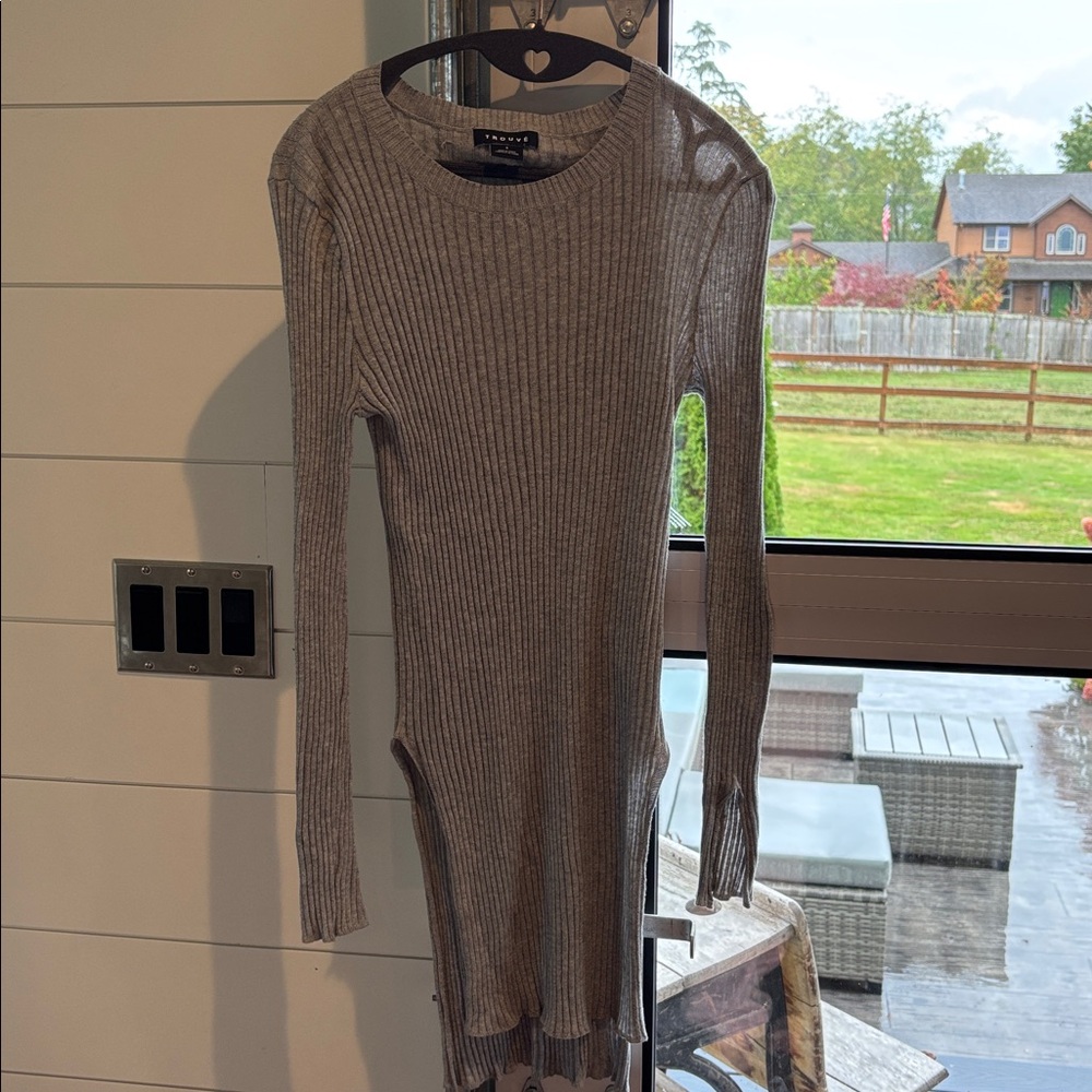 Trouve Gray Ribbed Crew Neck Sweater